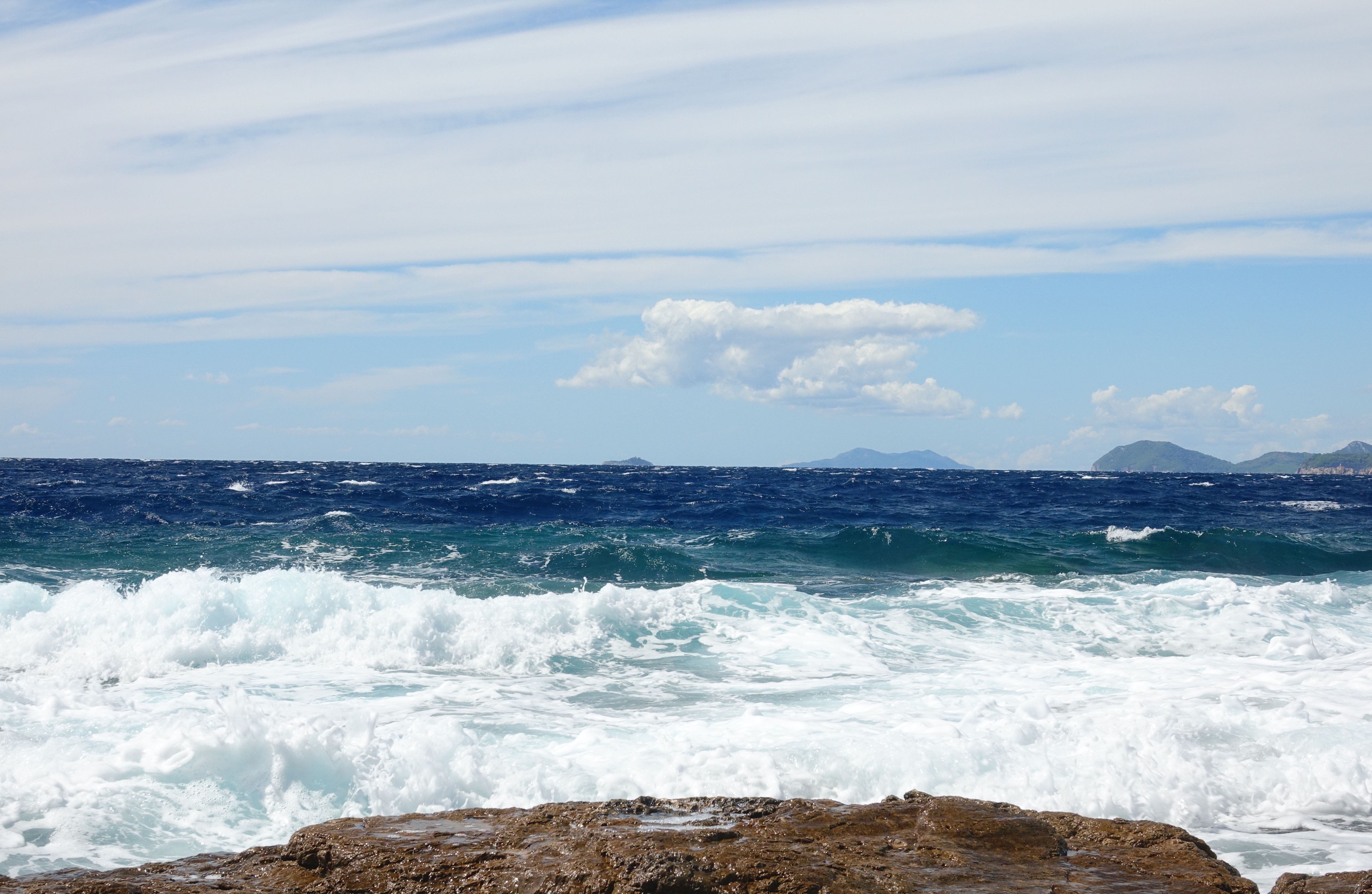 Brausende Wellen vor Dubrovnik