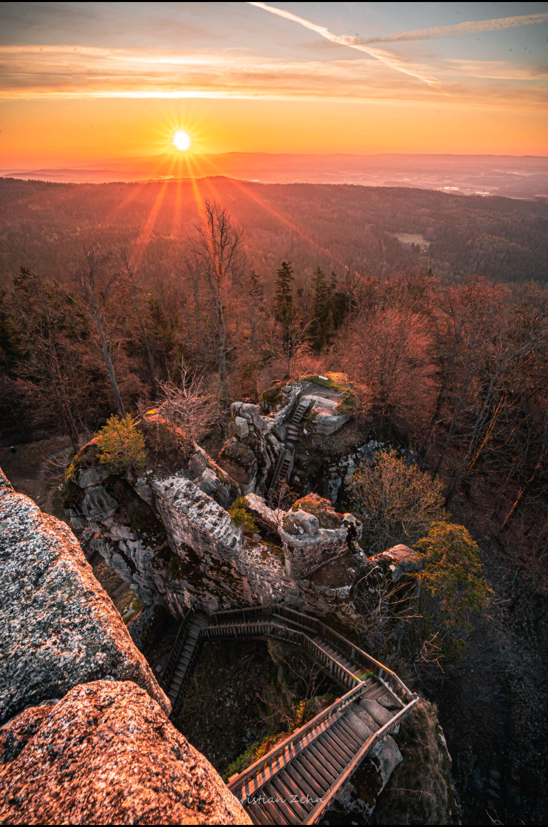 Sonnenaufgang vom höchsten Turm der Burgruine Weißenstein